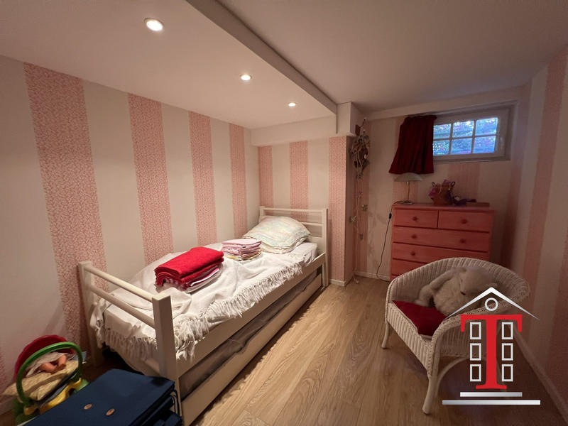 Maison - 200 m² - 8 pièces