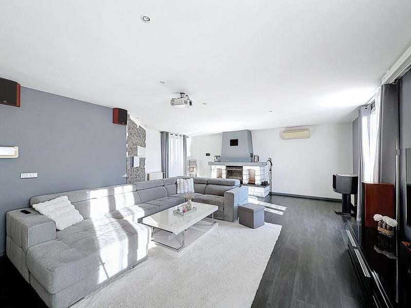 Pavillon - 176 m² - 5 pièces