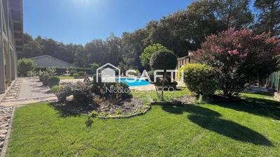 Maison - 238 m² - 6 pièces