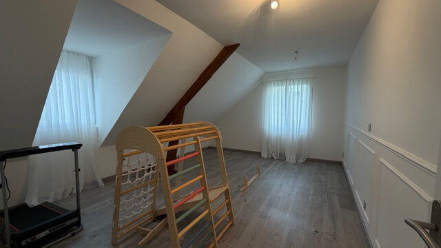 Maison - 290 m² - 9 pièces