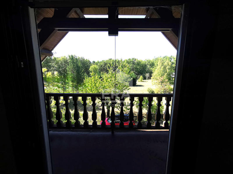 Maison - 225 m² - 10 pièces