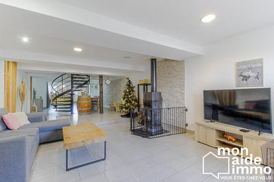 Maison - 144 m² - 5 pièces