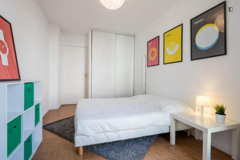 Chambre - 12 m² - 5 pièces