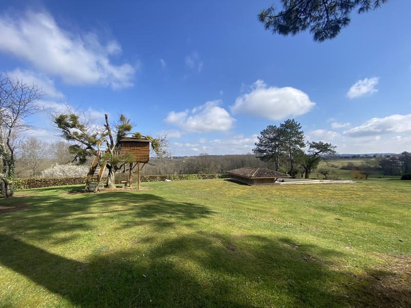 Maison - 280 m² - 8 pièces