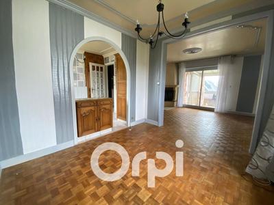 Maison - 140 m² - 5 pièces