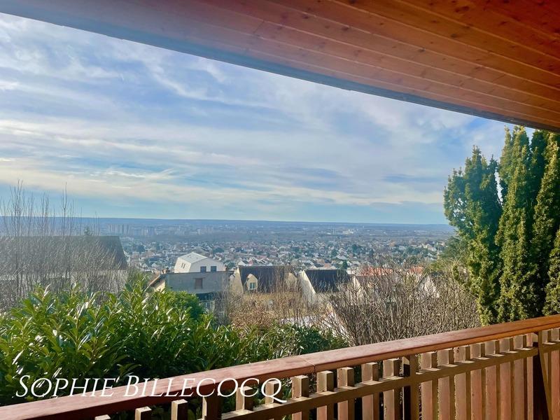 Maison - 248 m² - 8 pièces