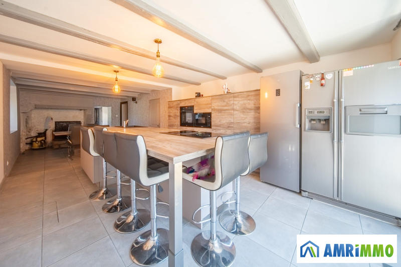 Maison - 200 m² - 7 pièces