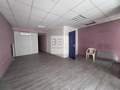 Local commercial - 67 m² - 3 pièces