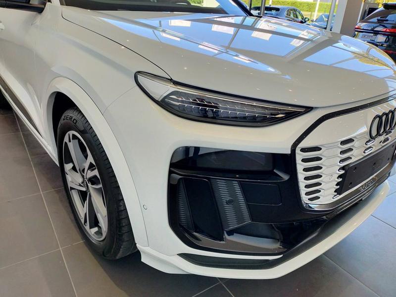 Audi q6 e-tron 306 ch 100 kWh performance s line