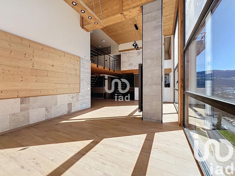 Loft - 126 m² - 4 pièces