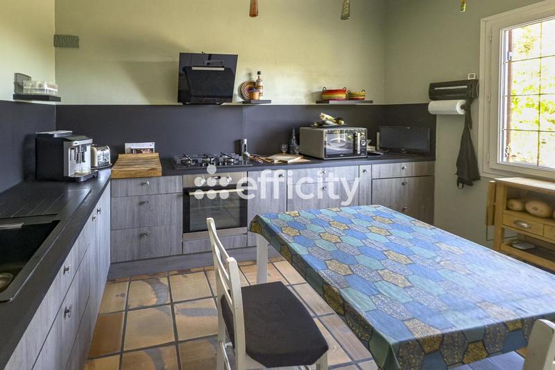 Demeure - 210 m² - 6 pièces