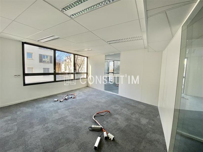 Bureau - 378 m²