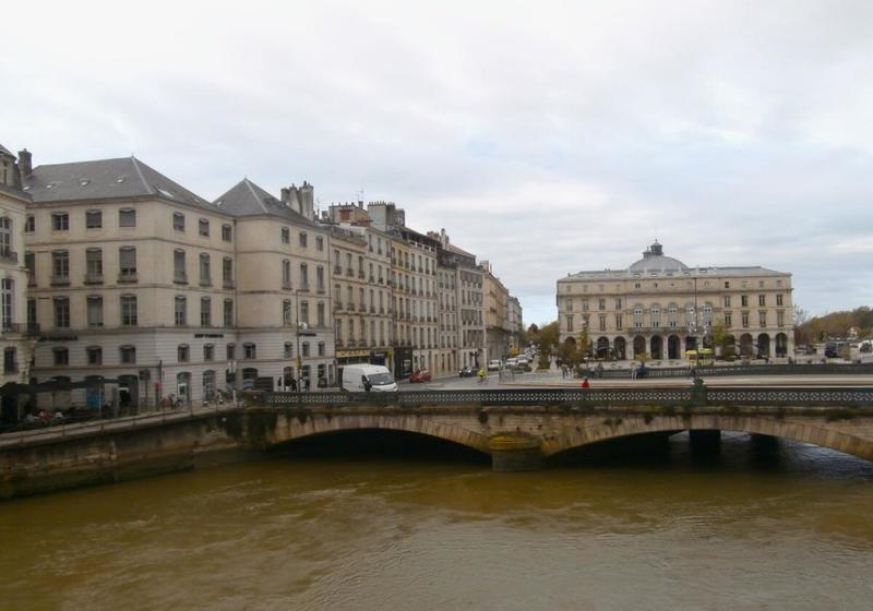 Appartement - 90 m² - 3 pièces