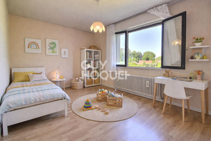 Maison - 218 m² - 9 pièces