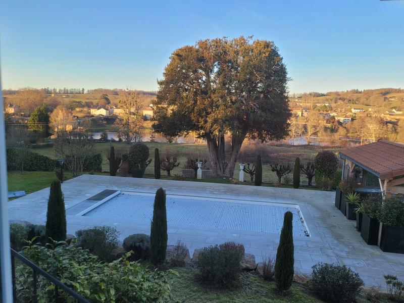 Maison - 150 m² - 8 pièces