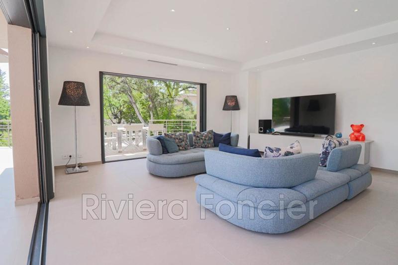 Maison - 240 m² - 5 pièces