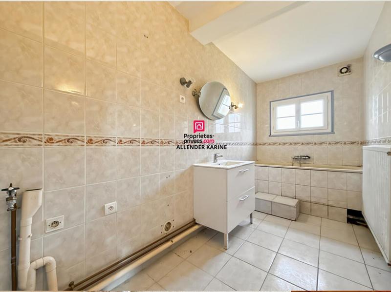 Maison - 140 m² - 8 pièces