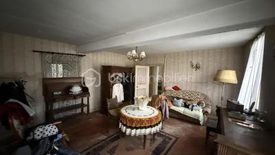 Maison - 890 m² - 8 pièces