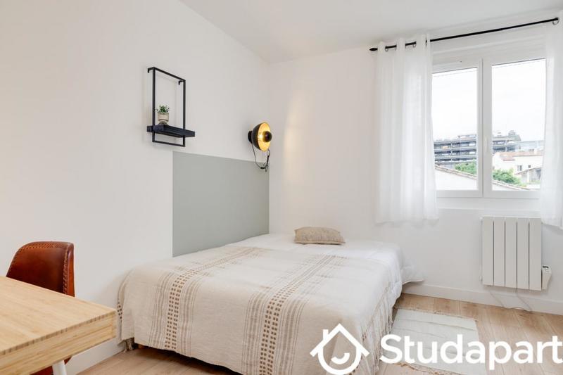 Chambre - 11 m² - 1 pièce