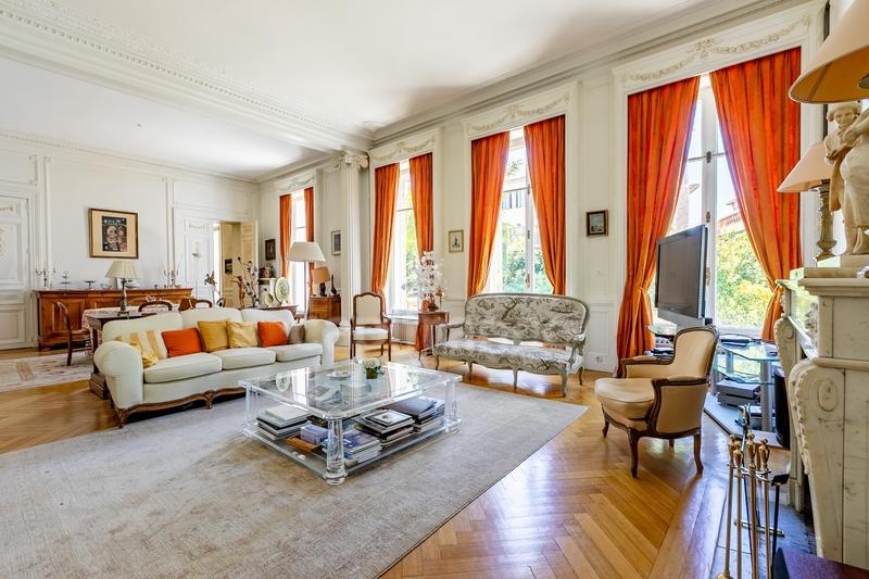 Appartement bourgeois - 260 m² - 6 pièces