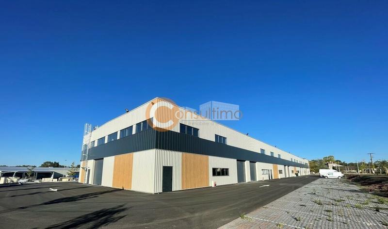 Local d'activité / Entrepôt - 374 m²