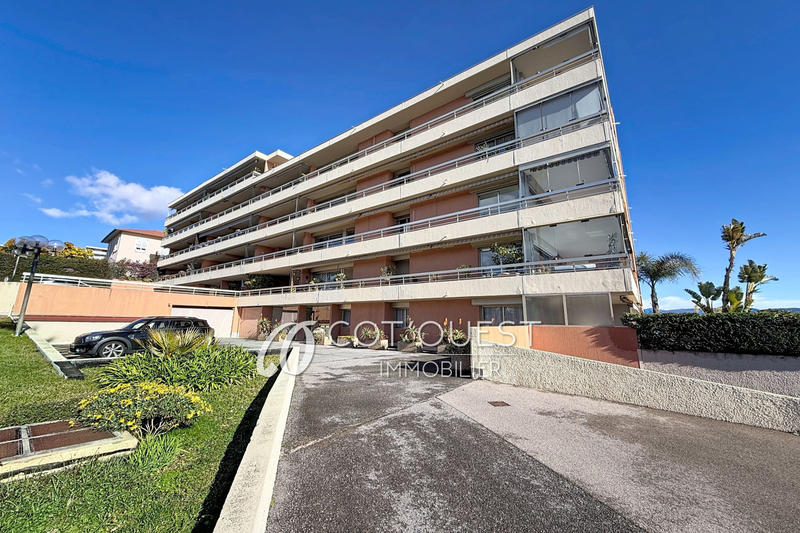 Appartement - 81 m² - 4 pièces