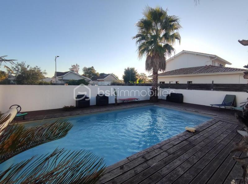 Maison - 93 m² - 4 pièces