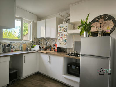 Appartement - 80 m² - 4 pièces