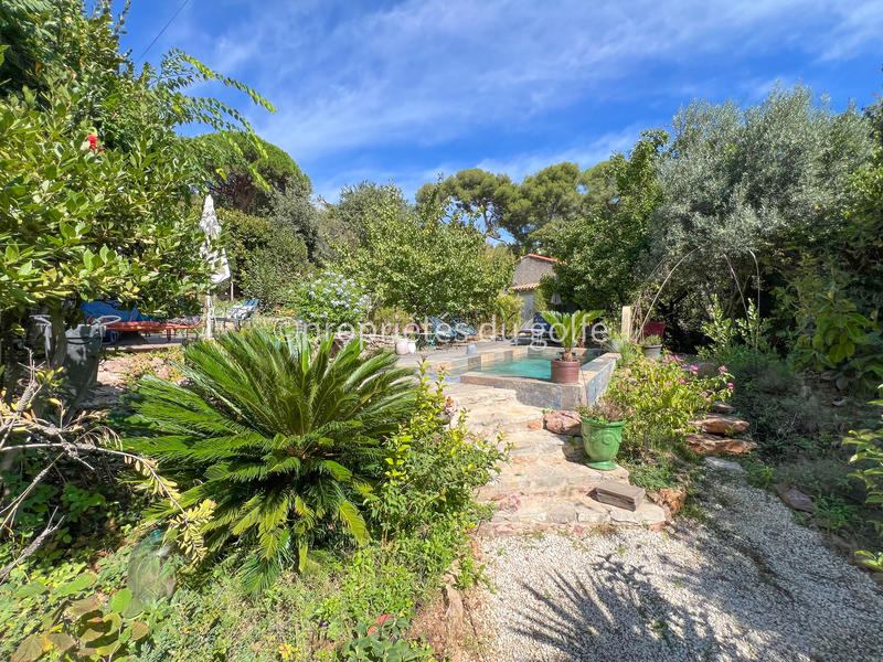 Maison - 207 m² - 7 pièces