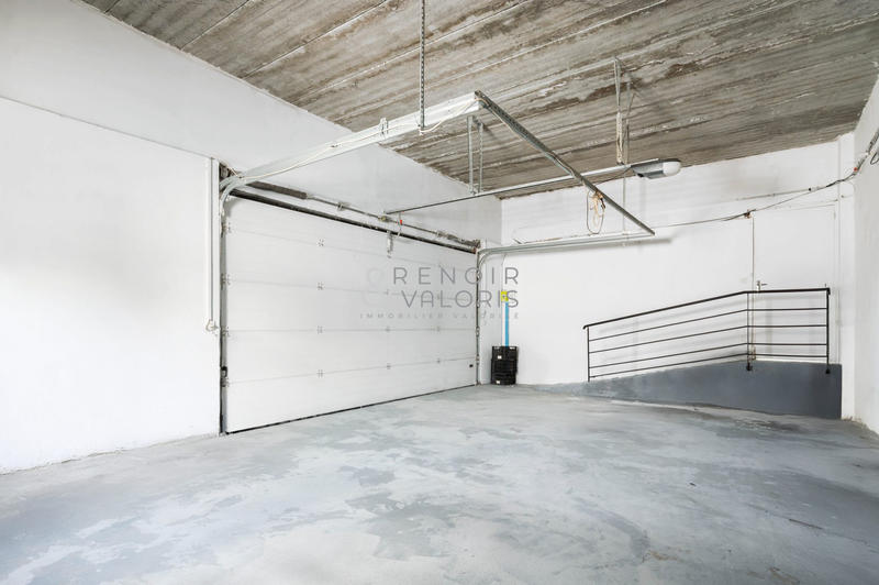 Maison contemporaine - 370 m² - 7 pièces