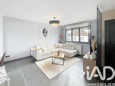 Maison - 74 m² - 5 pièces