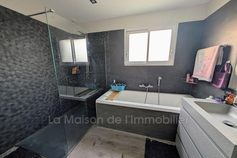 Pavillon - 138 m² - 5 pièces