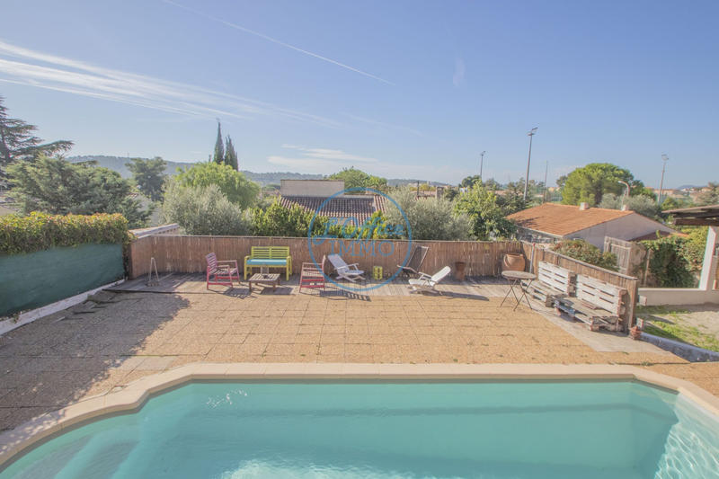 Maison - 179 m² - 7 pièces