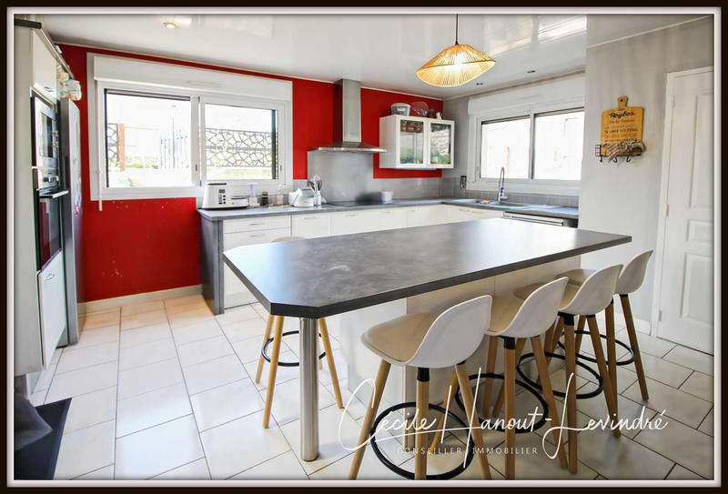 Maison - 430 m² - 18 pièces