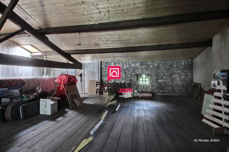 Maison - 230 m² - 6 pièces