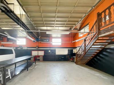 Local commercial - 156 m² - 4 pièces