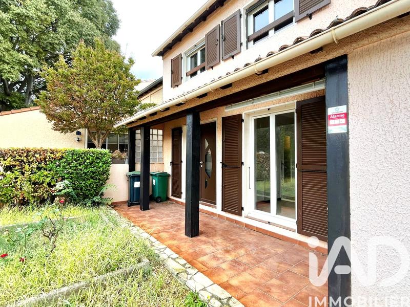 Maison - 99 m² - 5 pièces