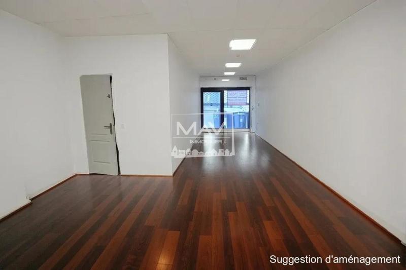 Local commercial - 150 m² - 4 pièces