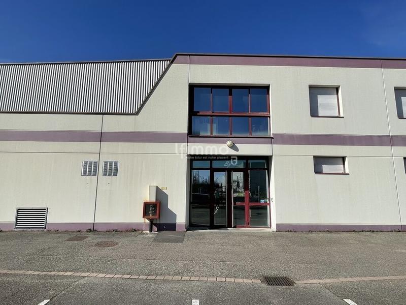 Bureau - 2 689 m² - 20 pièces