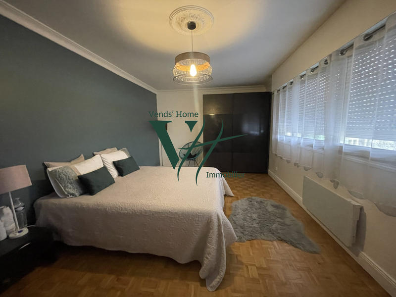 Villa - 302 m² - 10 pièces