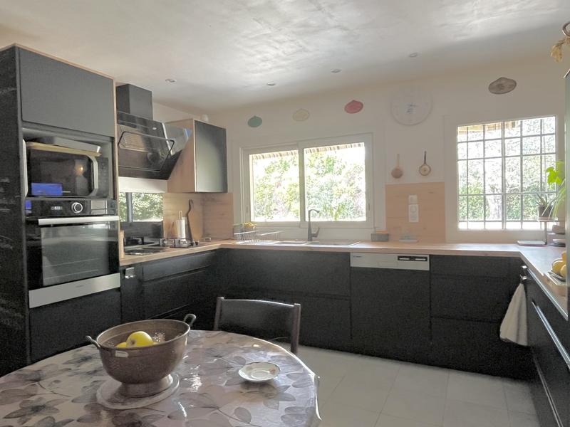 Maison traditionnelle - 264 m² - 10 pièces