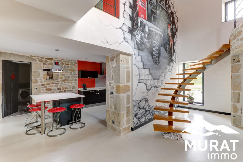 Maison - 220 m² - 7 pièces