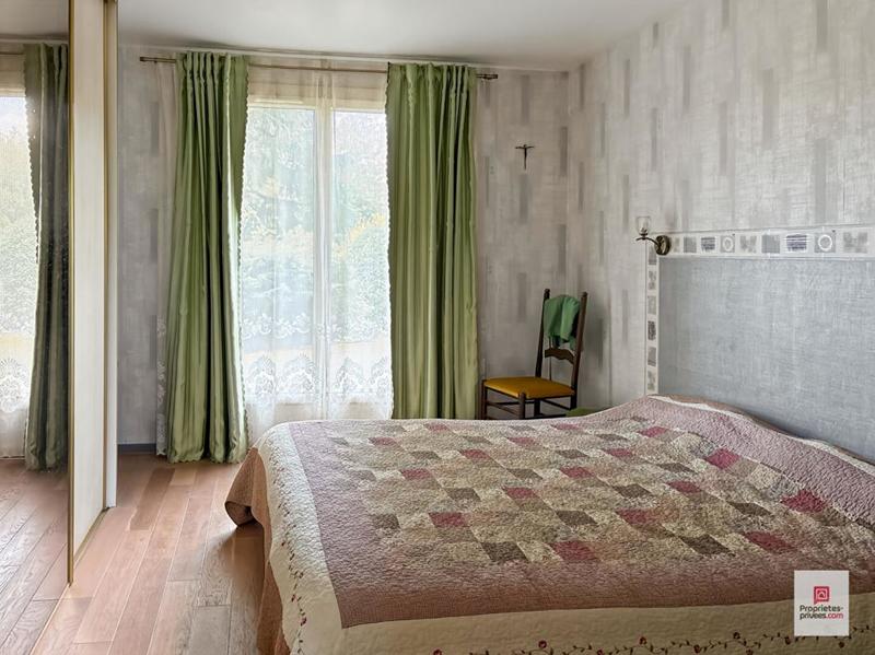 Maison - 248 m² - 8 pièces