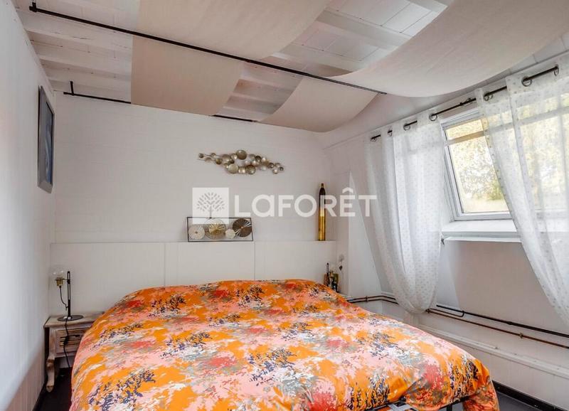 Loft - 185 m² - 5 pièces