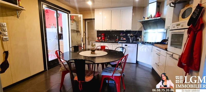 Maison - 200 m² - 6 pièces