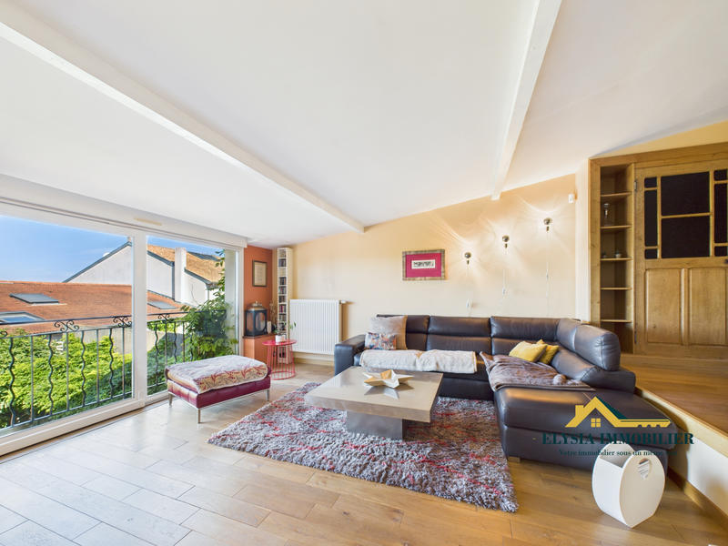 Maison - 229 m² - 8 pièces