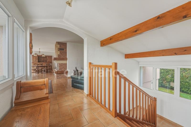 Maison - 230 m² - 6 pièces