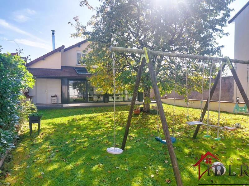 Demeure - 190 m² - 6 pièces