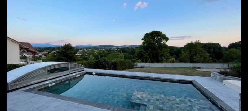 Maison - 180 m² - 9 pièces