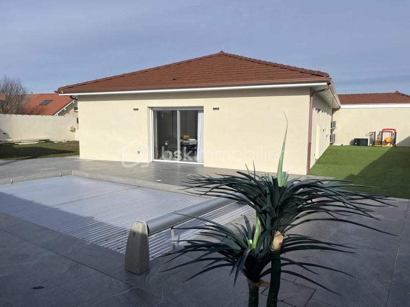 Maison - 95 m² - 4 pièces